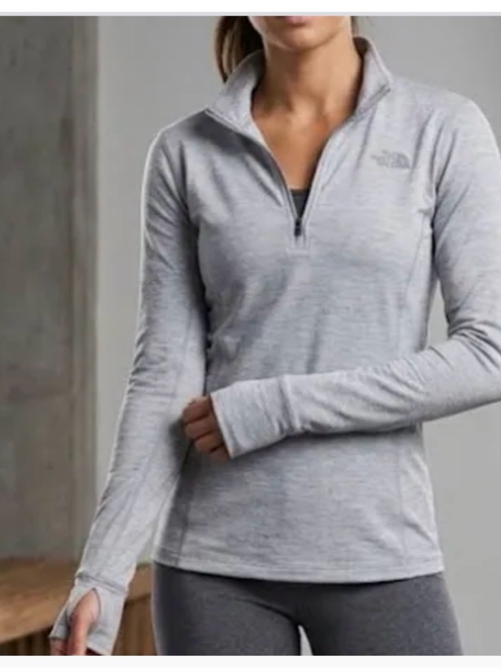 The North Face L grey 1/2 zip long glove sleeve stretch activewear pullover top